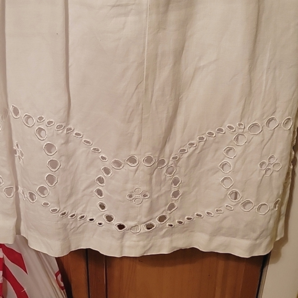 Lined White Shift Dress With Pattern - image 5